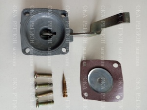 Крышка ускорительного насоса карбюратора