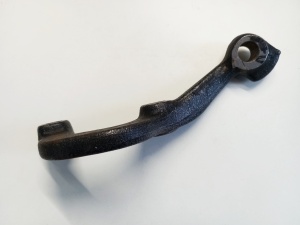 Рычаг поворотный левый 