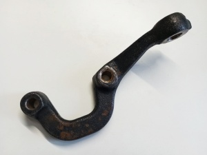 Рычаг поворотный левый 